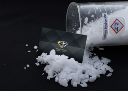 FLAKE CAUSTIC SODA (NaOH)